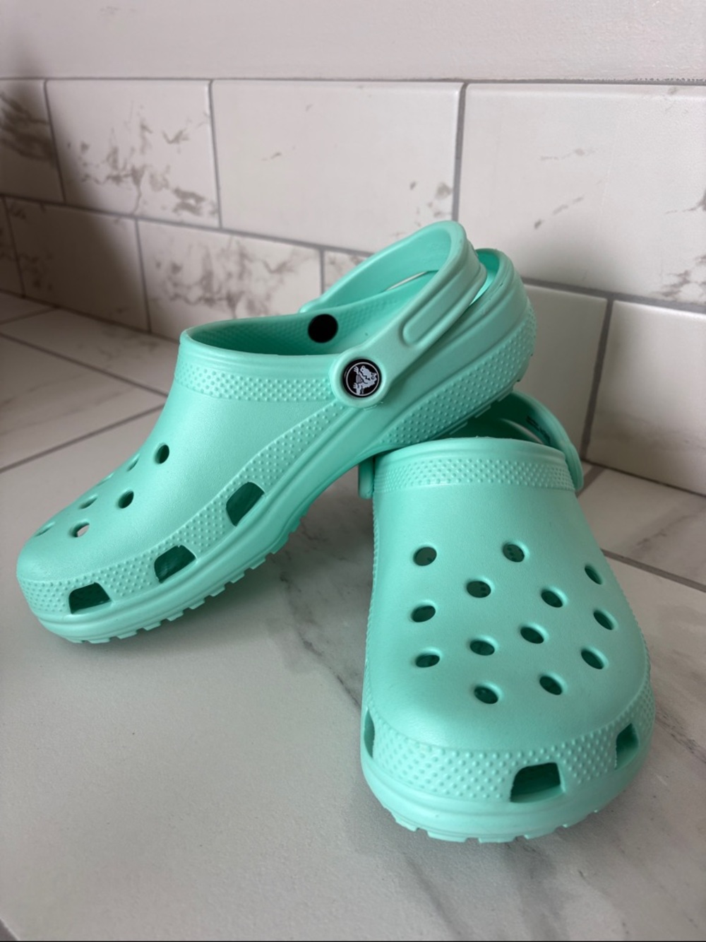 Crocs Classic New Mint Slip on Clogs New with Box - Men’s 7 Women’s 9 - Picture 2 of 6